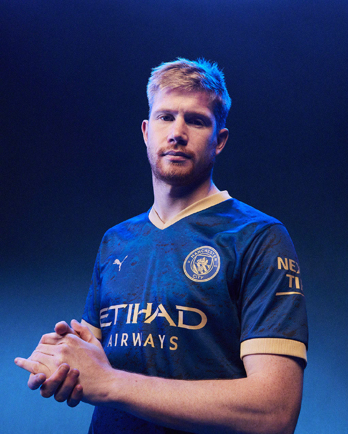 TA：利物浦目前看起来非常混乱，他们的卫冕梦想已支离破碎