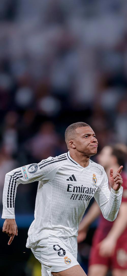 卡马文加：非洲杯我支持安哥拉队，虽然输了第一场但仍有机会（卡马文加力挺安哥拉征战非洲杯：首战失利仍有机会）