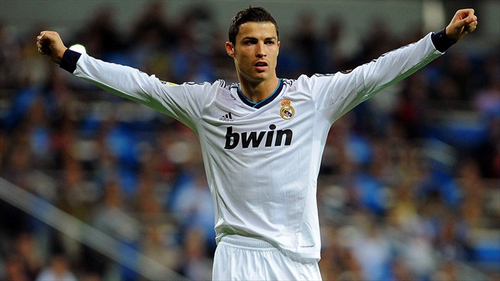 记者：赫伊森等5名后卫缺席皇马训练，阿森西奥遭遇病毒感染