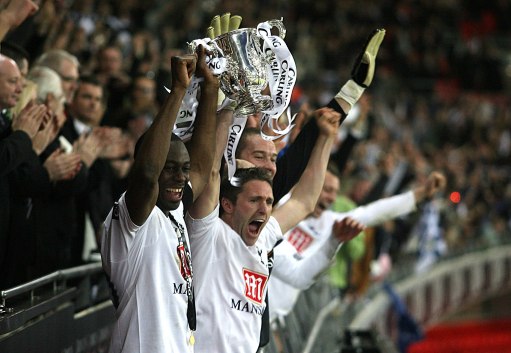 篮球勇士球员训练营表现亮眼