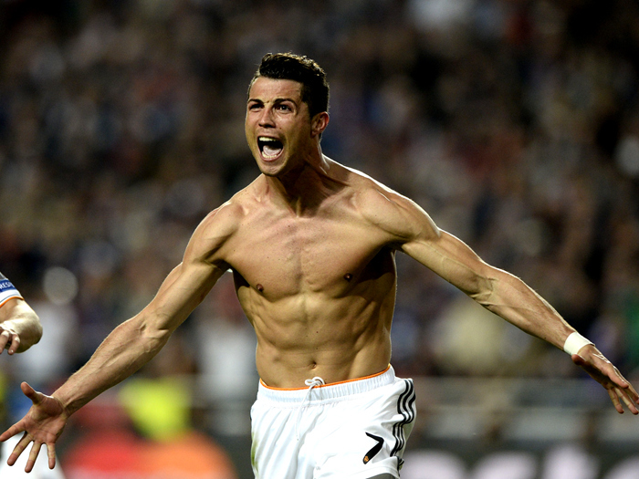 孔德数据：2次射门上演梅开二度好戏，97次传球3次抢断