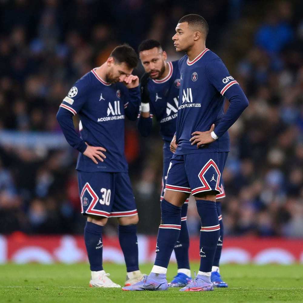 D席评心中最佳阵：卡西、孔帕尼、阿圭罗、哈维、小白在列（大卫·席尔瓦评选最强阵容：卡西、孔帕尼、阿圭罗、哈维、小白等入选）