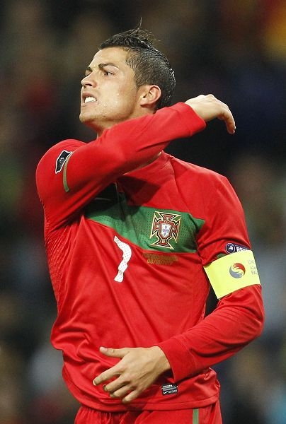 小将赛后拥抱母亲太感人