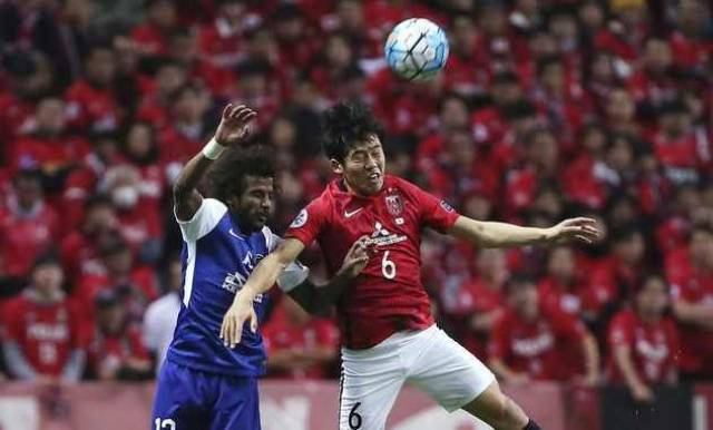 詹姆斯篮板表现抢眼，助球队逆转