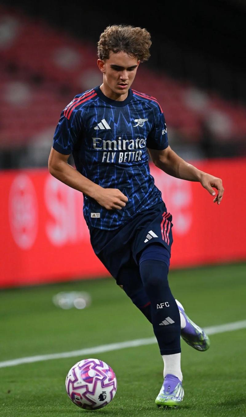 申花客战柔佛新山：阿苏埃搭档路易斯，吴曦、李可首发（申花客场挑战柔佛新山：阿苏埃联袂路易斯，吴曦李可领衔首发）