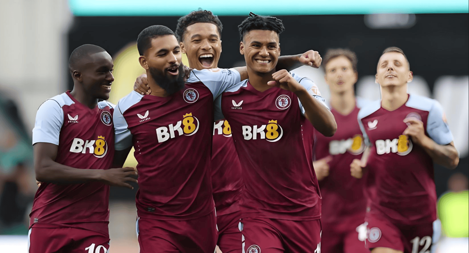 博主：客战广岛三箭申花远征军约300人，而且带着鼓（博主称申花客战广岛三箭约300名远征球迷携鼓助威）