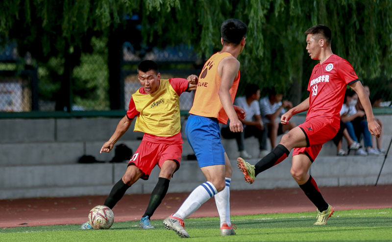 本赛季东契奇缺席时里夫斯场均41+10+5，湖人3胜1负