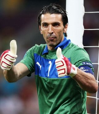 英超替补进球后被换下，特罗萨德成阿森纳队史第三人