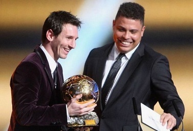 东体：足协曾考虑年初组织国足冬训，届时主教练也一并亮相（东体：足协曾计划在年初组织国足冬训，主教练将同期亮相）