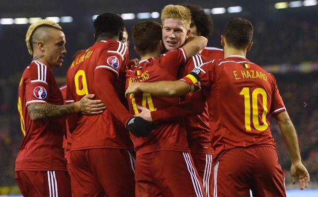 中超历年亚军：申花第五次屈居亚军，超越国安、泰山排名第一（中超历年亚军榜：申花第5次屈居亚军，次数超越国安泰山居首）