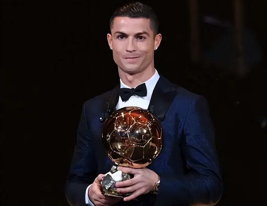 球迷怒喷后蹇韬回应：输球又怎么样？随后被韦世豪、甘超拦下